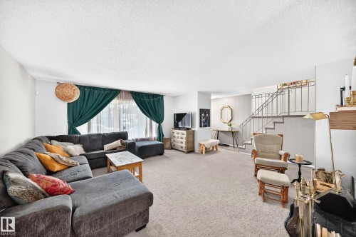 3516 117A Street Nw, Edmonton, AB - Indoor