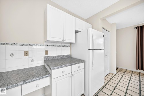 11045 125 Street Nw, Edmonton, AB - Indoor Photo Showing Kitchen
