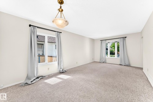 11045 125 Street Nw, Edmonton, AB - Indoor Photo Showing Other Room