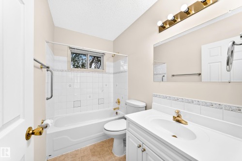 11045 125 Street Nw, Edmonton, AB - Indoor Photo Showing Bathroom