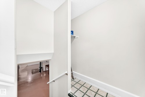 11045 125 Street Nw, Edmonton, AB - Indoor Photo Showing Other Room