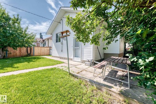 11045 125 Street Nw, Edmonton, AB - Outdoor
