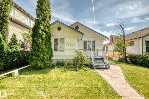 11045 125 Street Nw, Edmonton, AB - Outdoor