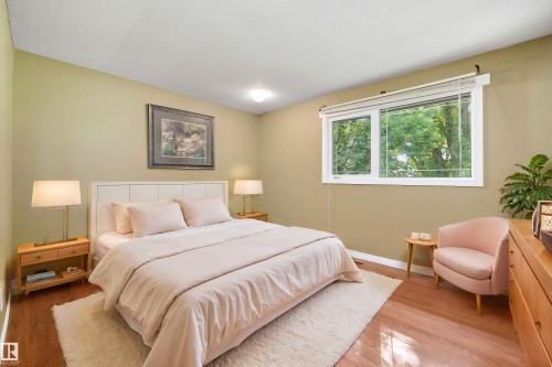 56 Flagstone Crescent, St. Albert, AB - Indoor Photo Showing Bedroom