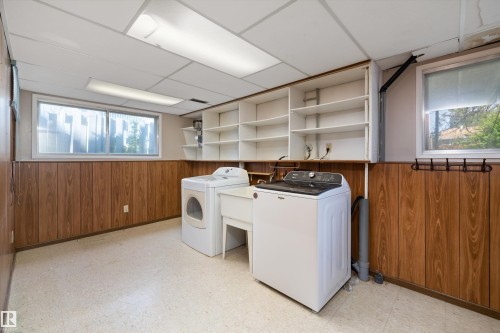 56 Flagstone Crescent, St. Albert, AB - Indoor Photo Showing Laundry Room