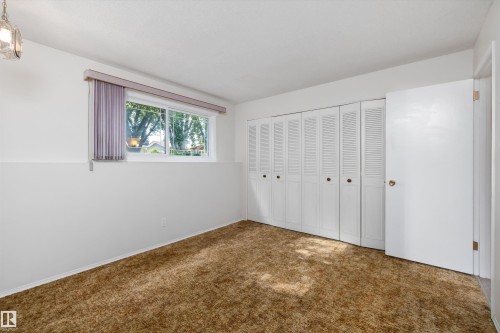 56 Flagstone Crescent, St. Albert, AB - Indoor Photo Showing Other Room