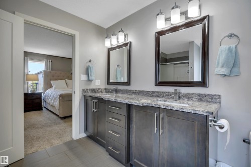3812 Triomphe Boulevard, Beaumont, AB - Indoor Photo Showing Bathroom