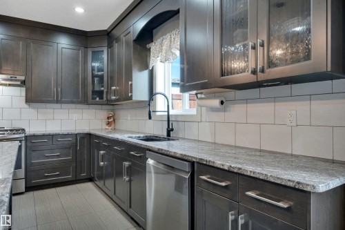 3812 Triomphe Boulevard, Beaumont, AB - Indoor Photo Showing Kitchen With Upgraded Kitchen