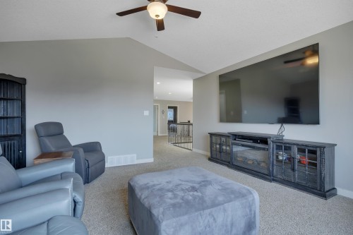 3812 Triomphe Boulevard, Beaumont, AB - Indoor Photo Showing Living Room