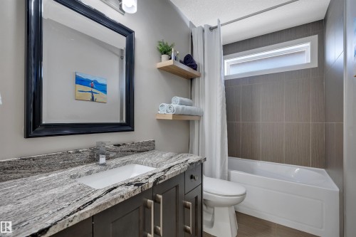 3812 Triomphe Boulevard, Beaumont, AB - Indoor Photo Showing Bathroom