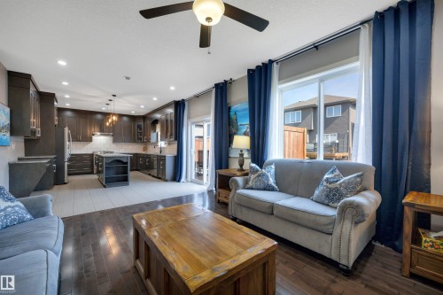 3812 Triomphe Boulevard, Beaumont, AB - Indoor Photo Showing Living Room