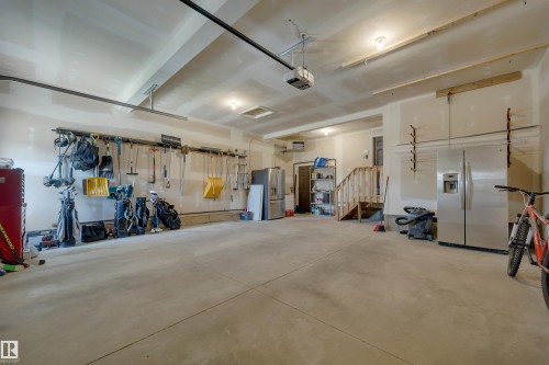 3812 Triomphe Boulevard, Beaumont, AB - Indoor Photo Showing Garage
