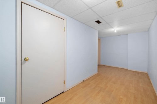 #29 9520 174 St Nw, Edmonton, AB - Indoor Photo Showing Other Room