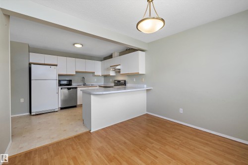 #29 9520 174 St Nw, Edmonton, AB - Indoor Photo Showing Kitchen