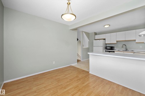 #29 9520 174 St Nw, Edmonton, AB - Indoor Photo Showing Kitchen