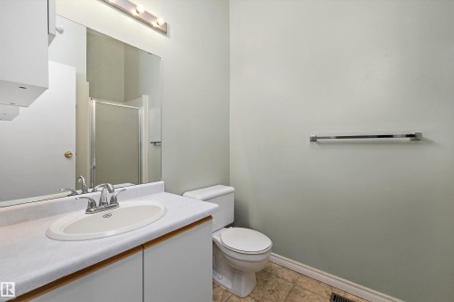 #29 9520 174 St Nw, Edmonton, AB - Indoor Photo Showing Bathroom