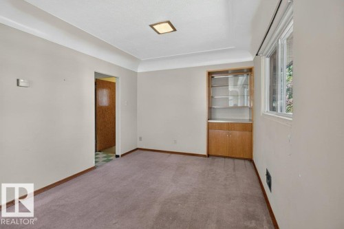 11852 55 Street Nw, Edmonton, AB - Indoor Photo Showing Other Room