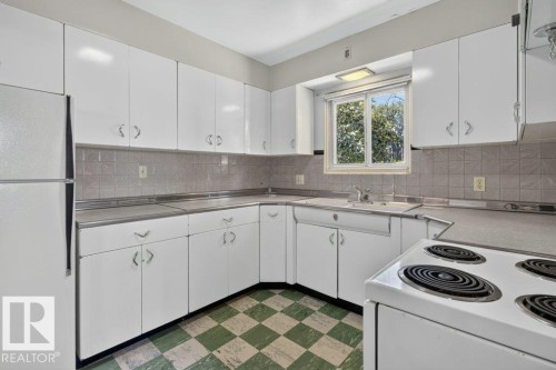 11852 55 Street Nw, Edmonton, AB - Indoor Photo Showing Kitchen