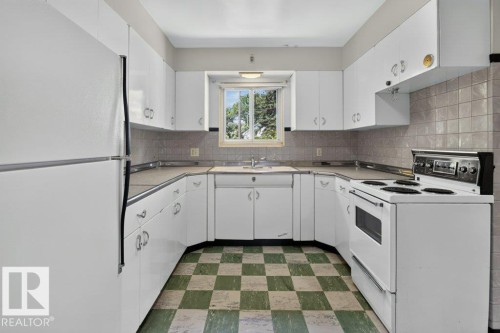 11852 55 Street Nw, Edmonton, AB - Indoor Photo Showing Kitchen