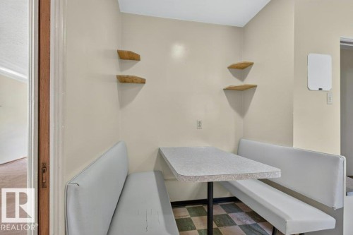 11852 55 Street Nw, Edmonton, AB - Indoor