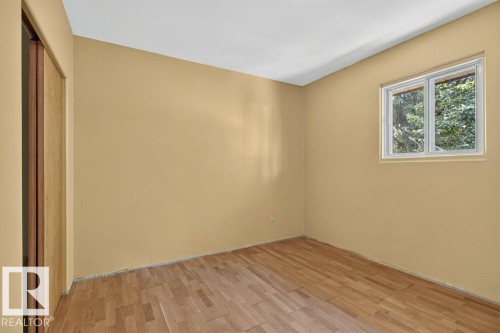 11852 55 Street Nw, Edmonton, AB - Indoor Photo Showing Other Room