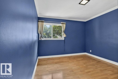 11852 55 Street Nw, Edmonton, AB - Indoor Photo Showing Other Room