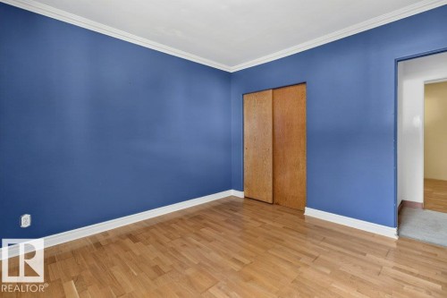 11852 55 Street Nw, Edmonton, AB - Indoor Photo Showing Other Room