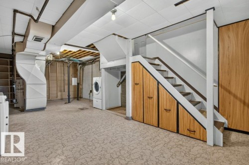 11852 55 Street Nw, Edmonton, AB - Indoor