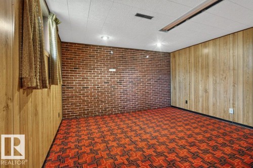 11852 55 Street Nw, Edmonton, AB - Indoor Photo Showing Other Room