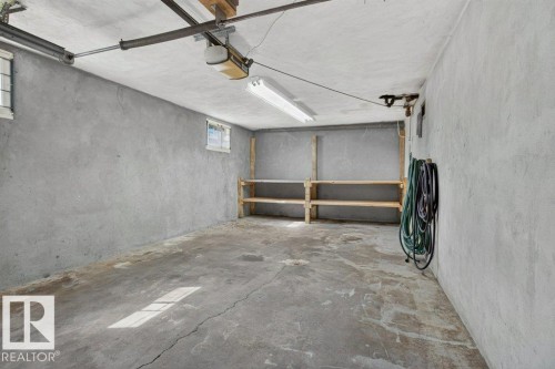 11852 55 Street Nw, Edmonton, AB - Indoor