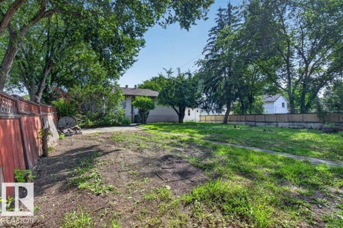 11852 55 Street Nw, Edmonton, AB - Outdoor