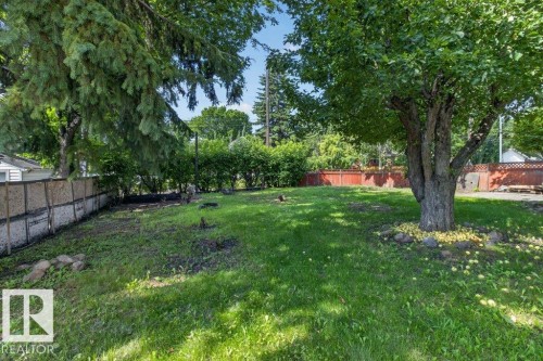 11852 55 Street Nw, Edmonton, AB - Outdoor