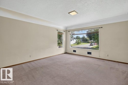 11852 55 Street Nw, Edmonton, AB - Indoor Photo Showing Other Room