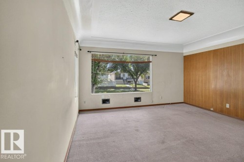 11852 55 Street Nw, Edmonton, AB - Indoor Photo Showing Other Room