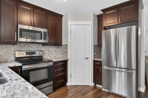 12724 148 Avenue Nw, Edmonton, AB - Indoor Photo Showing Kitchen With Upgraded Kitchen