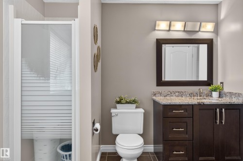 12724 148 Avenue Nw, Edmonton, AB - Indoor Photo Showing Bathroom