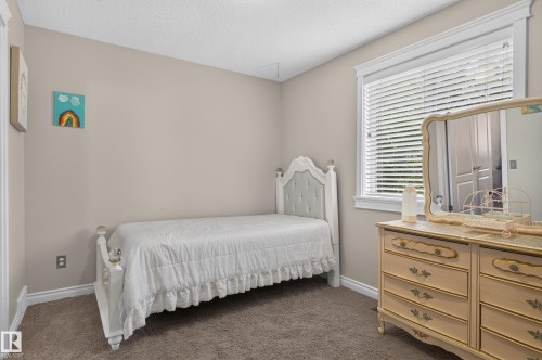 12724 148 Avenue Nw, Edmonton, AB - Indoor Photo Showing Bedroom