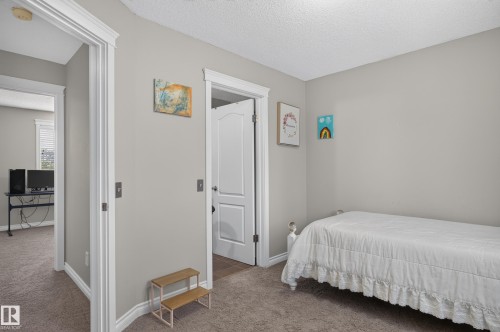 12724 148 Avenue Nw, Edmonton, AB - Indoor Photo Showing Bedroom