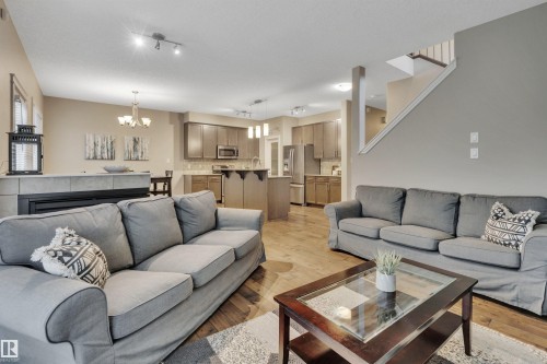 208 Bridgeport Close, Leduc, AB - Indoor Photo Showing Living Room