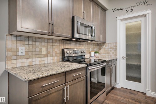 208 Bridgeport Close, Leduc, AB - Indoor Photo Showing Kitchen