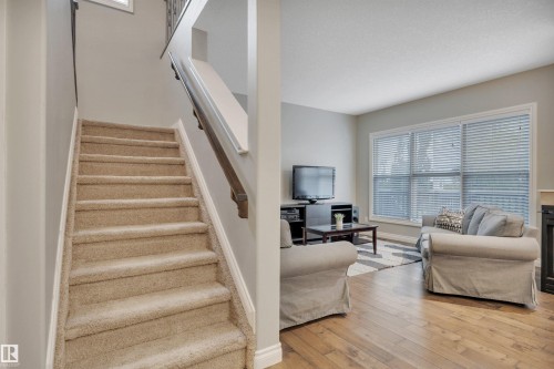 208 Bridgeport Close, Leduc, AB - Indoor Photo Showing Other Room