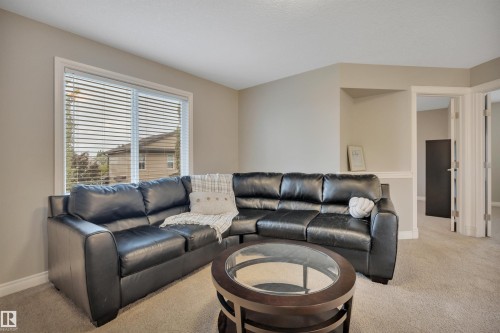 208 Bridgeport Close, Leduc, AB - Indoor Photo Showing Living Room