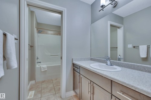 208 Bridgeport Close, Leduc, AB - Indoor Photo Showing Bathroom