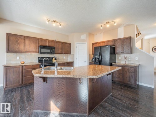 3233 21A Avenue Nw, Edmonton, AB - Indoor Photo Showing Kitchen