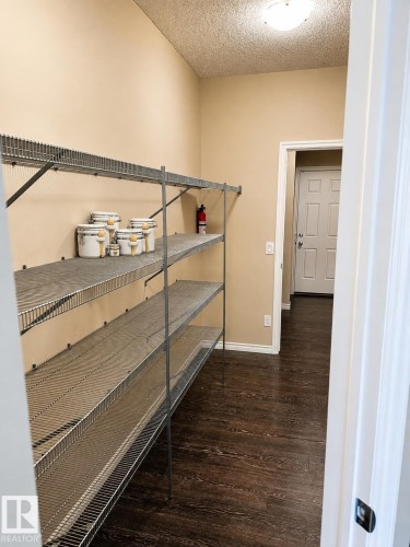 3233 21A Avenue Nw, Edmonton, AB - Indoor