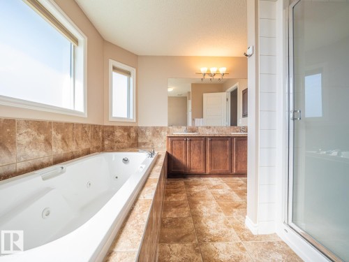 3233 21A Avenue Nw, Edmonton, AB - Indoor Photo Showing Bathroom