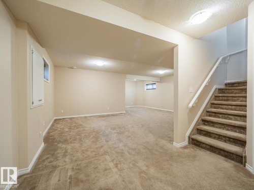 3233 21A Avenue Nw, Edmonton, AB - Indoor