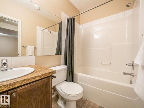 3233 21A Avenue Nw, Edmonton, AB - Indoor Photo Showing Bathroom