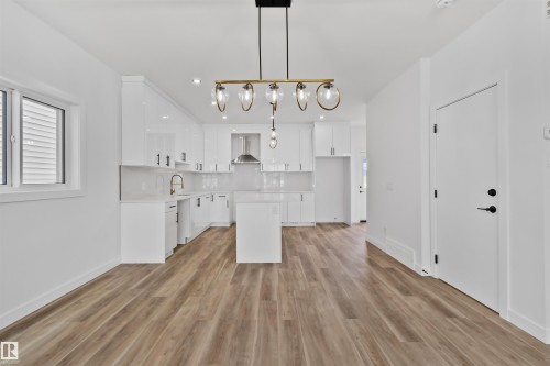 324 Roberts Wynd, Leduc, AB - Indoor Photo Showing Kitchen