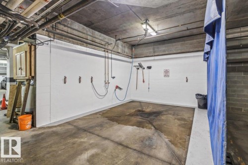 #342 45 Inglewood Dr, St. Albert, AB - Indoor Photo Showing Garage